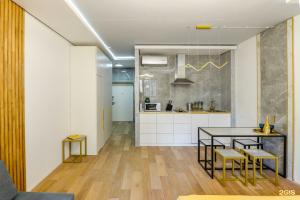 Апартаменты #1 Grey studio for 2+2 by Lo Apartments, Москва