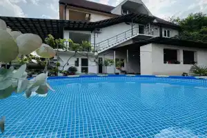 Гостевой дом «Алмари», Лоо