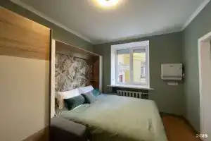 Домик Личи, Москва
