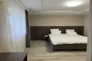 Гостиница «Золотой орел», Тюмень