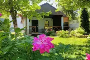 Дом в центре с садом и барбекю