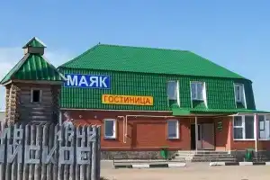 Гостиница «Маяк», Уйское