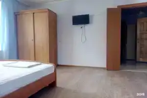 Кирпич (Киров посуточно и честно) на Комсомольской, Киров