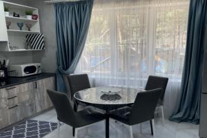 Компания по аренде квартир, Эльбрус