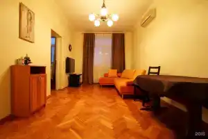 Tverskaya Street (Тверская Стрит) на улице Тверская 8 корпус 2, Москва