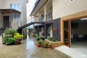 Гостиница «Allegro Home», Лоо