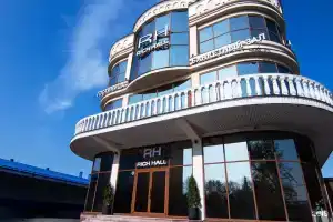 Rich Hall в Старооскольском районе