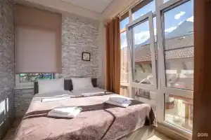 Море апартаментов, Эсто-Садок