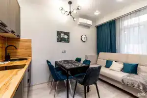 Море апартаментов, Эсто-Садок