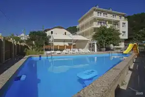 Отель «ЛеЛюкс», Ольгинка