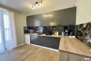 Wemanageflats, Покровка