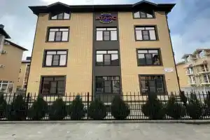 Гостиница «Атлас», Криница
