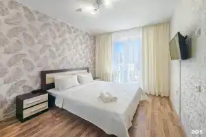 Апартаменты на Братьев Кашириных 131А , Челябинск