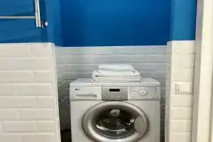 -----, Адлер