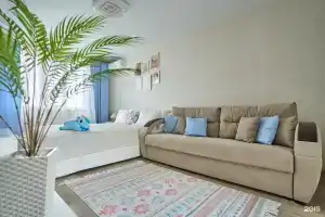 Как дома на улице Родниковая, Отрадное