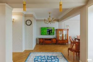 Tur House, Каспийск