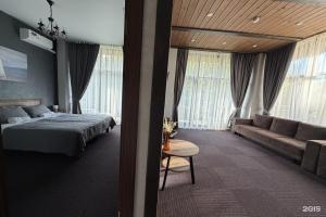 Business residence 2, Сыростан