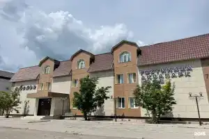 Гостиница «Лель», Карасук