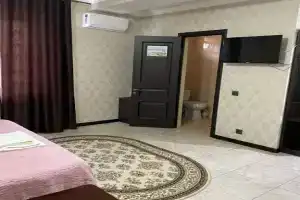 Гостиница «Жемчужина», Маджалис