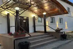 Отель «Аура», Барыш