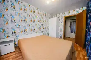 Волга-Град на улице Рокоссовского, Волгоград