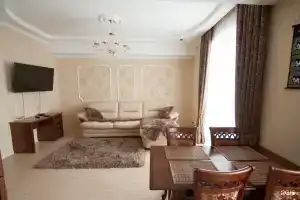 Аврора на улице Дзержинского 4, Кемерово