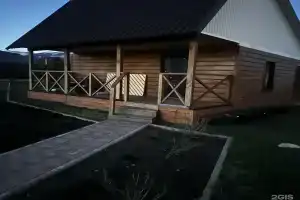 Гостеприимный дворик, Усть-Кокса