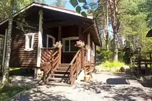 Домик на Центральной 20, Харвиа
