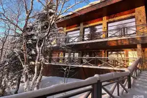 Парк отель в Тайге