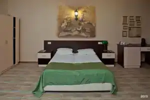 Flash Hotel, Донецк