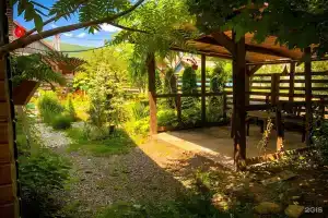 Гостевой дом «Зелёный Уголок», Каменномостский