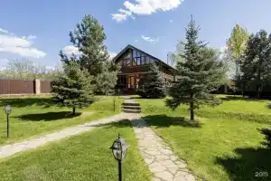 Elite Apartments, Еремино
