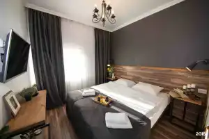 AM Hotels