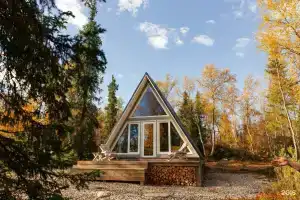 Глэмпинг «Хаски Кэмп», Кола