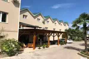 Отель «Три сезона», Адлер