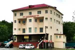 Гостиница «Адмирал», Большой Камень