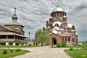 Дом у реки, Мезиново