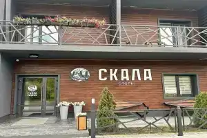 Отель «Скала», Озёрное