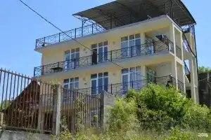 Гостиница «Тихая гавань», Нижняя Беранда