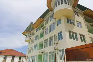 Апарт-отель «Грин», Вардане