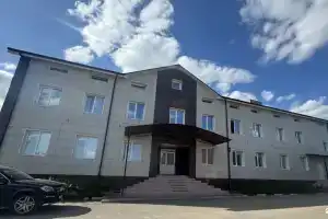 Бал Апартс, Железнодорожный