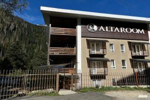 Altaroom, Домбай