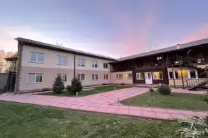 Трак Хаус Гостиница, Иня-Восточная
