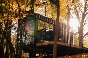 Глэмпинг «Силы ветра», Поведники