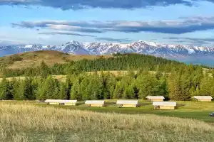 Глэмпинг Выше гор, Балыкча