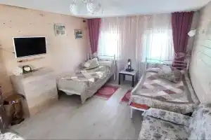 Домик с камином, Каменномостский