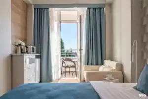 Red Apartments, Адлер