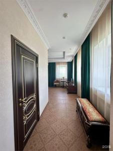 Manor House - 128