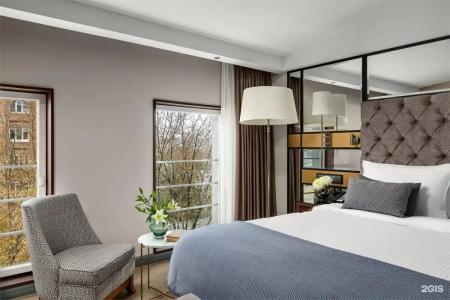 Chekhoff Moscow Curio Collection by Hilton - 100