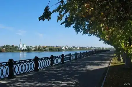 на набережной Степана Разина 15 - 18